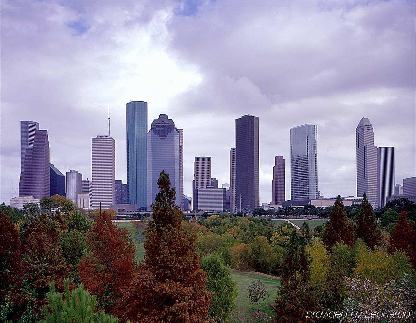 Hotel Hilton Houston North Exterior foto